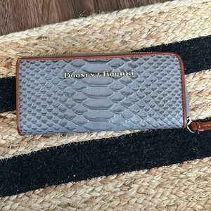 Dooney and Bourke wallet